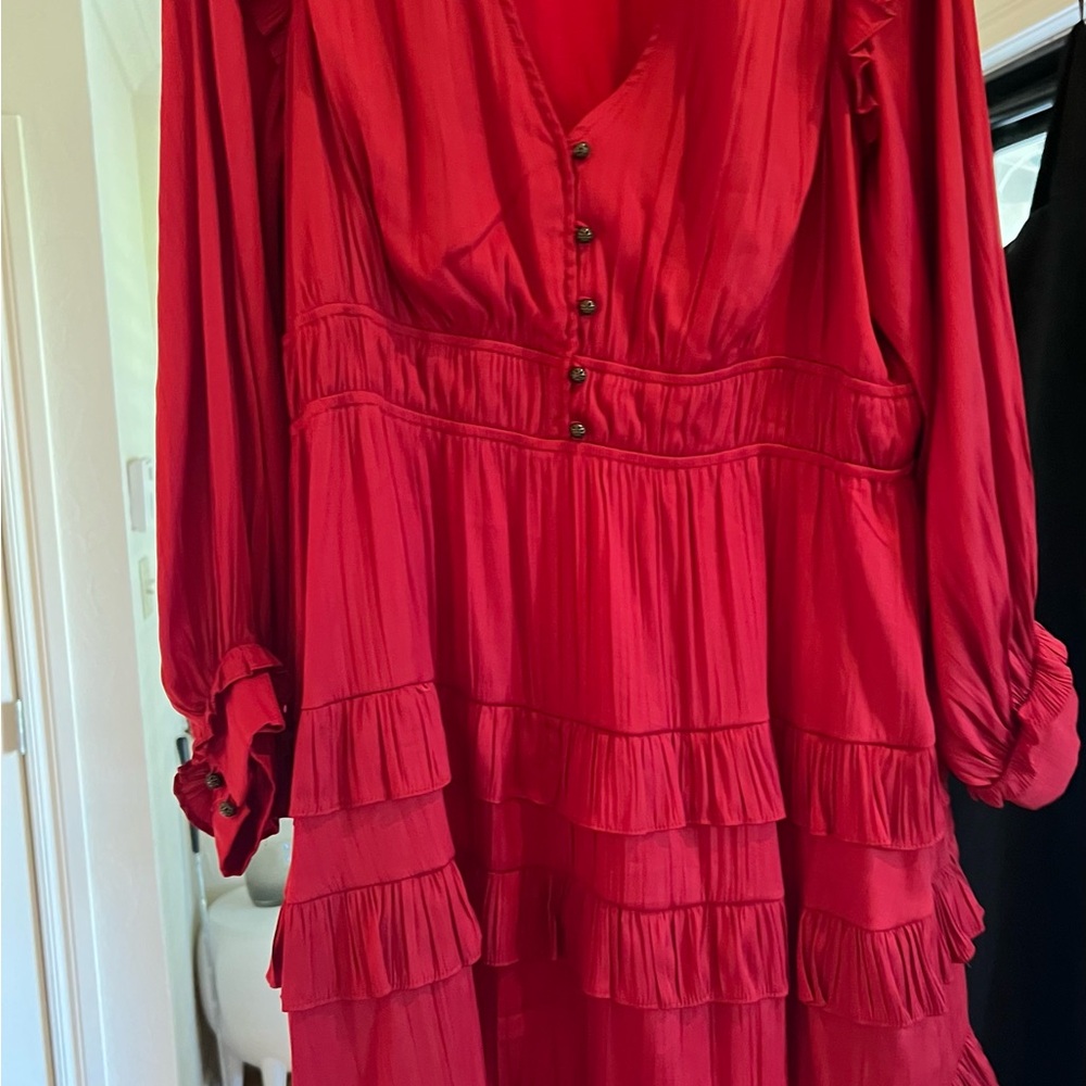 SOLD ✔️✔️ Anthropologie Tiered Ruffled
Mini Dress in Red. 2X. Perfect Condition